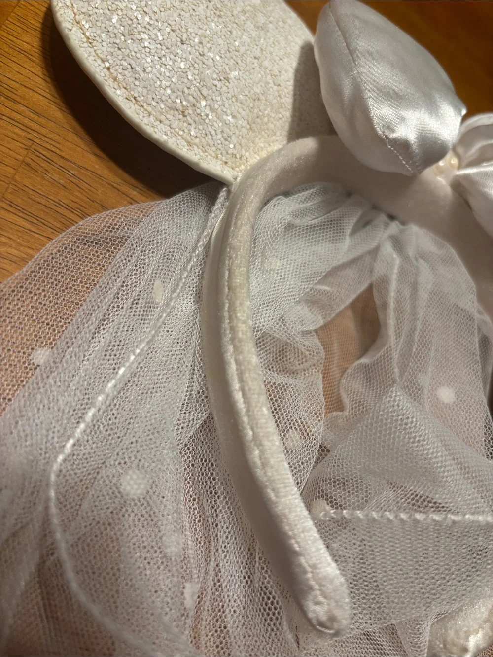 Disney Bridal fairytale Wedding White pearl Minnie Ears Headband Tulle Veil